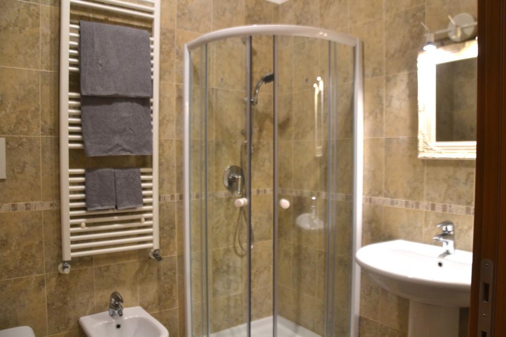Отель Residenze Principe Amedeo Бари Экстерьер фото